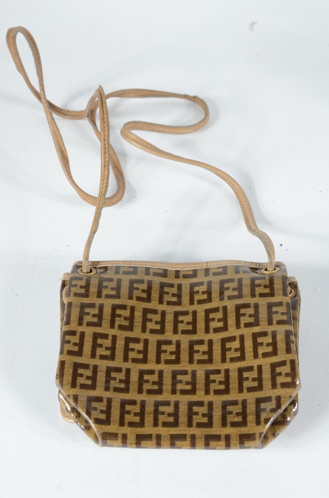 Bolsa feminina. - foto 2 de 3