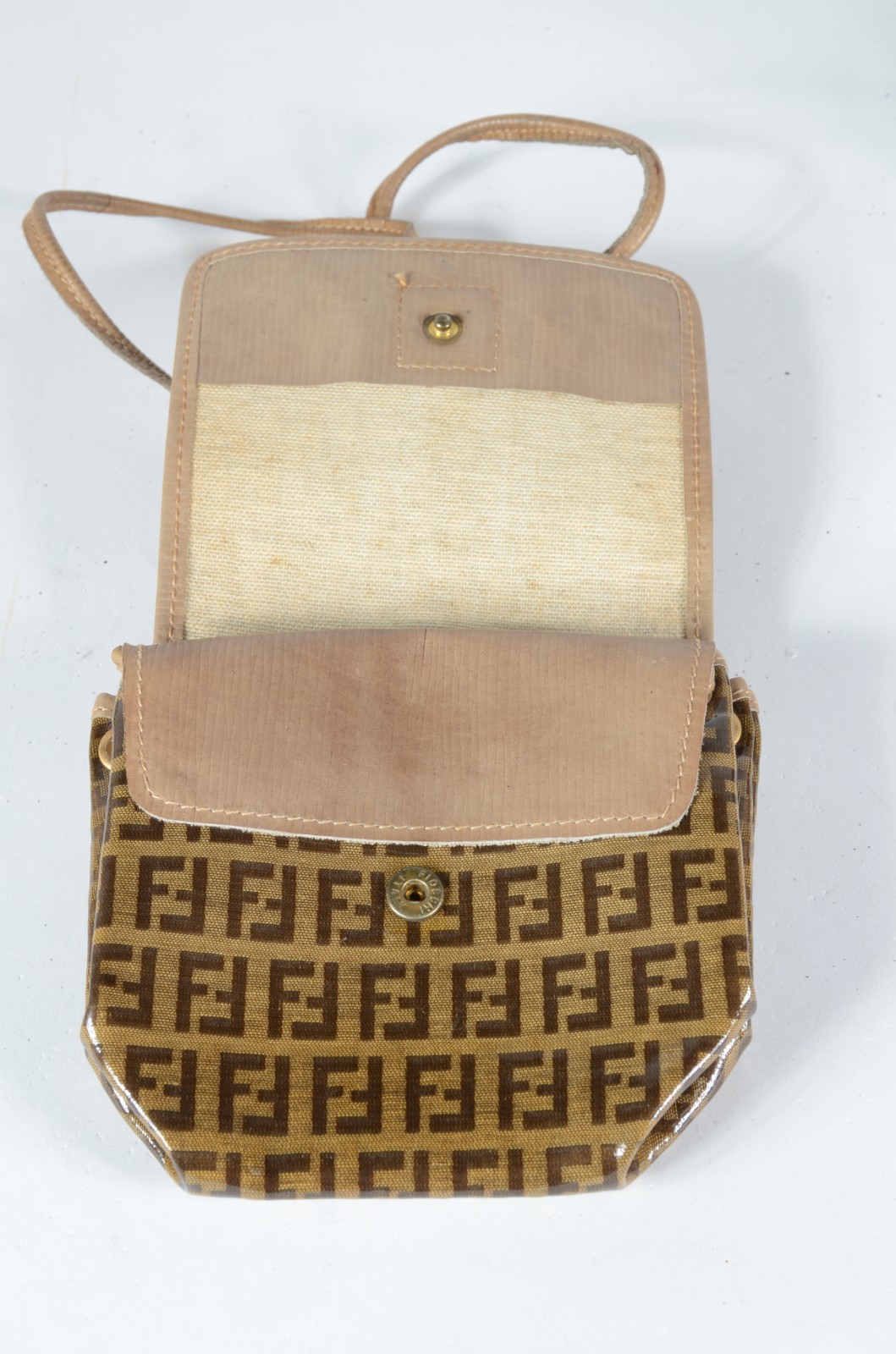 Bolsa feminina. - foto 3 de 3