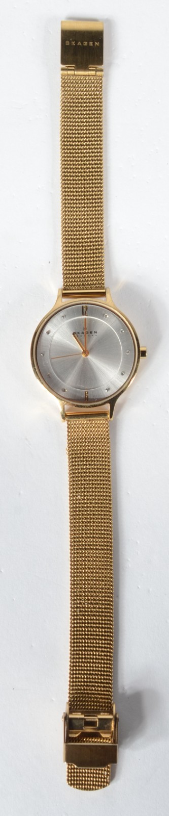 Relógio de pulso dinamarques, pulseira de metal dourado. - foto 2 de 8