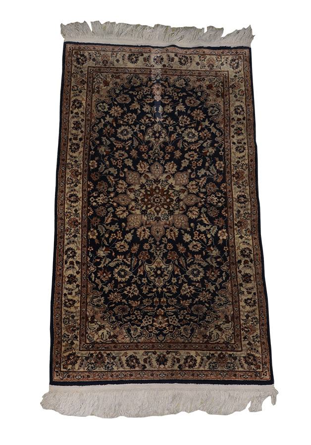 Tapete Tabriz. Medidas 1,21 x 0,69 m.