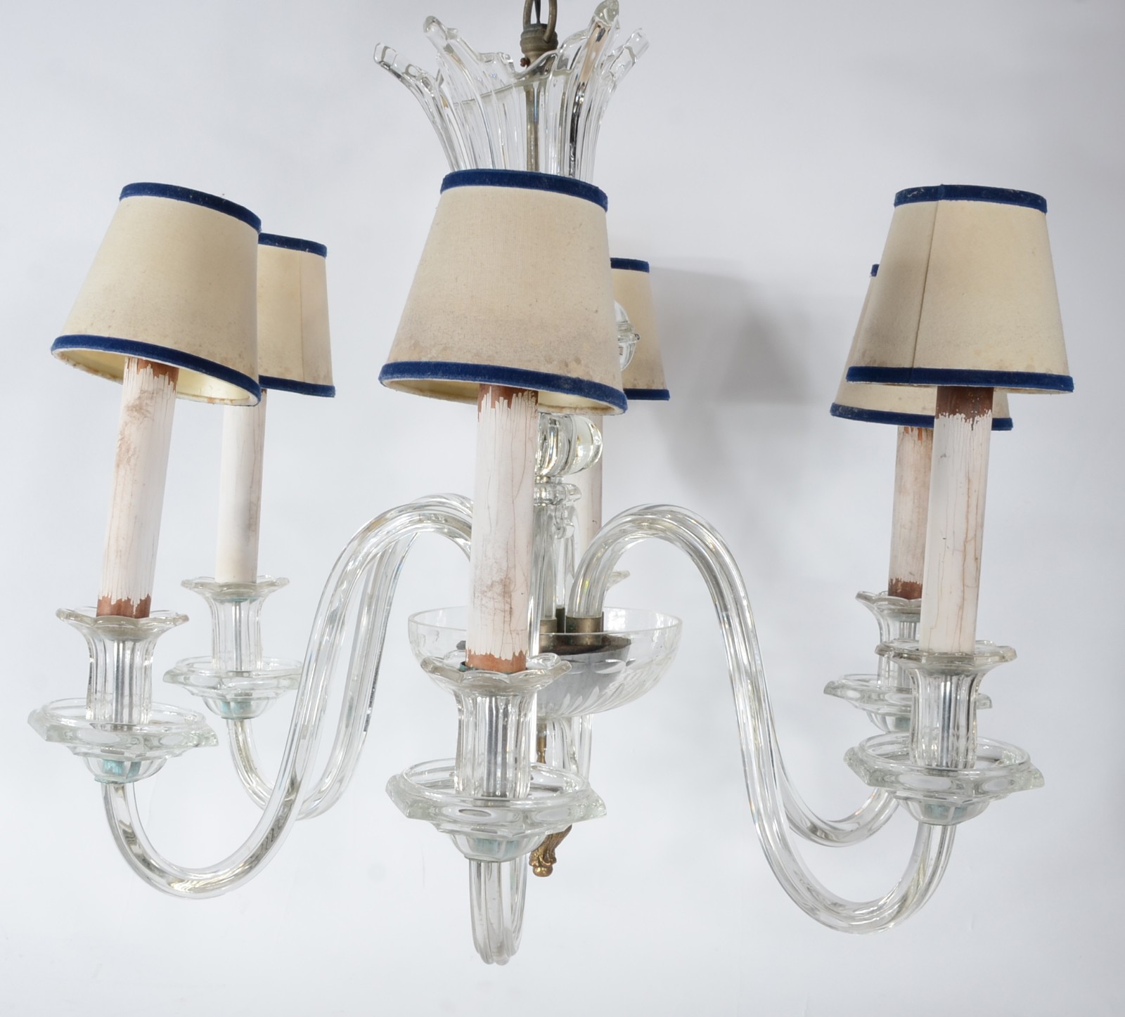 Lustre de cristal para 6 luzes, mangas de pergaminho. - foto 1 de 3