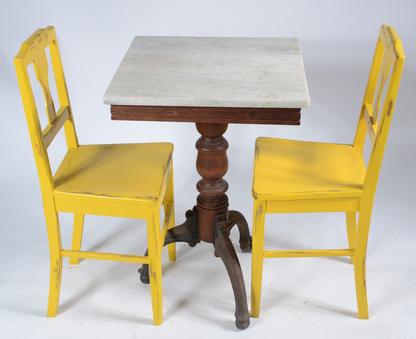 Mesa para bar de madeira, tampo feitio quadrado com mármore, tripé de... - foto 1 de 6