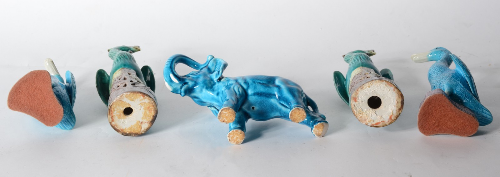 Conjunto com 5 estatuetas representando animais de porcelana chinesa... - foto 5 de 5