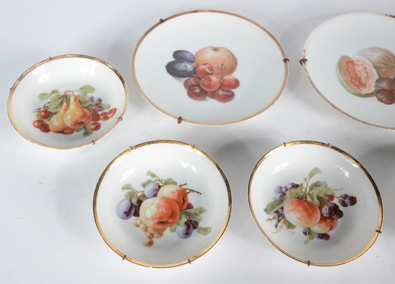 Conjunto para sobremesa de porcelana alemã, sendo: dois pratos... - foto 4 de 7