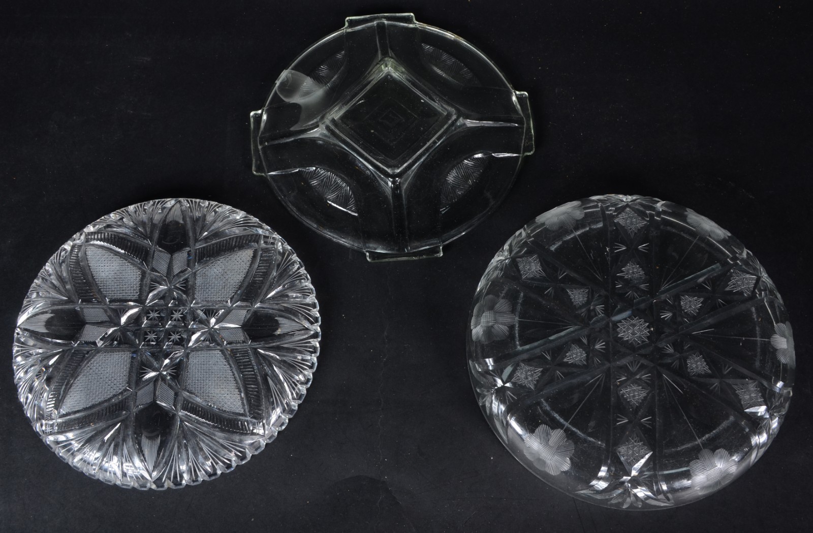 Três pratos para sobremesa de vidro/cristal lapidado. - foto 5 de 5