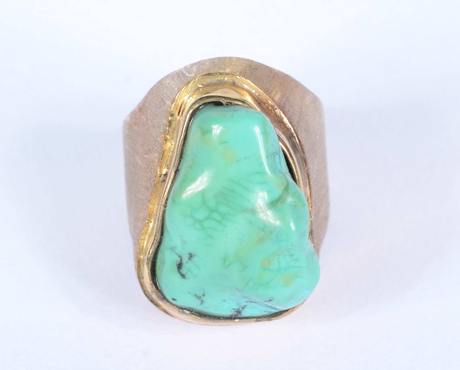 Anel de ouro 18 k., com pedra turquesa. Aro 18 k. (Por motivos de... - foto 1 de 5