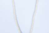 Colar com mini perolas com pendente, fecho em o... - Colar com mini perolas com pendente, fecho em ouro 18 k.  Acompanha pendente. (Por motivos de segurança a peça não se encontra na loja).