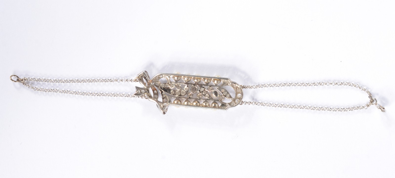 Pulseira de platina com brilhantes e mini perolas. (Por motivos de... - foto 3 de 4