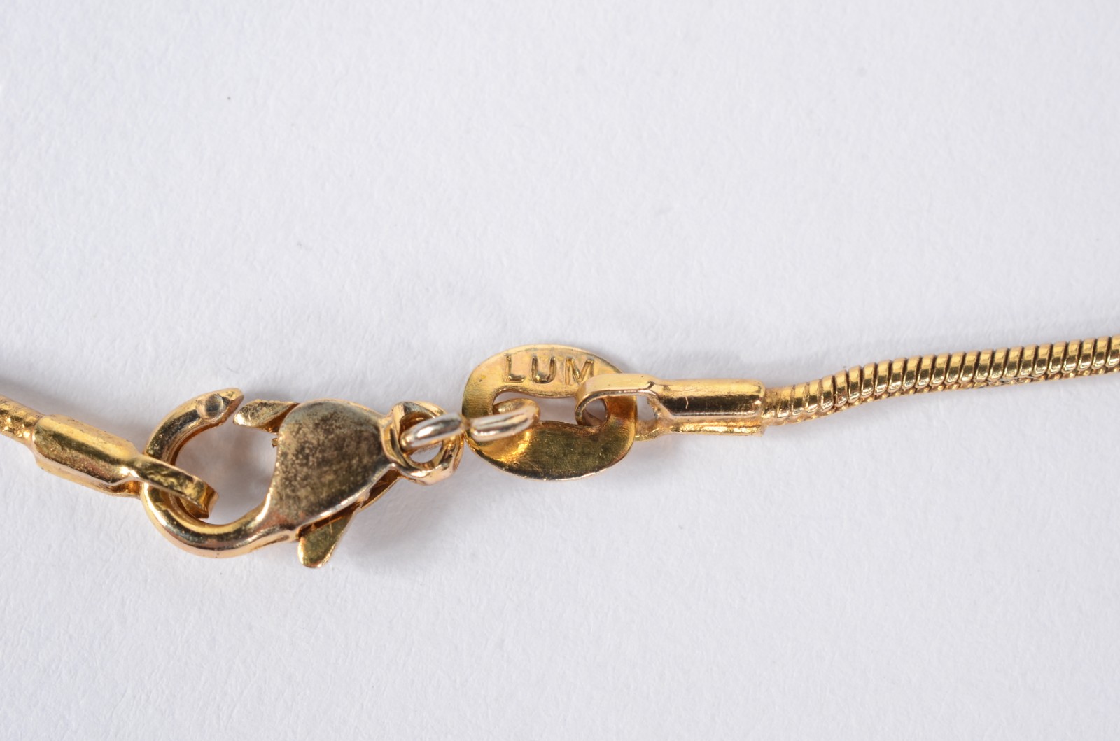 Dois cordões de ouro. 18 k., um deles contraste 750 mls. (Por motivos... - foto 3 de 7