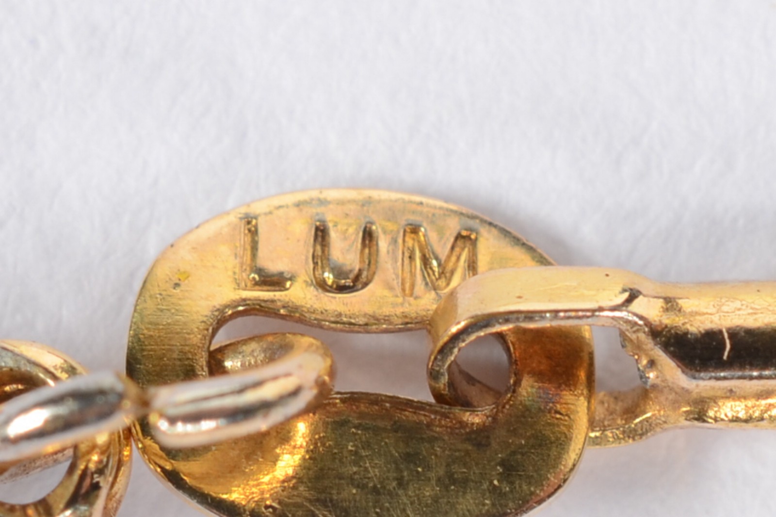 Dois cordões de ouro. 18 k., um deles contraste 750 mls. (Por motivos... - foto 4 de 7