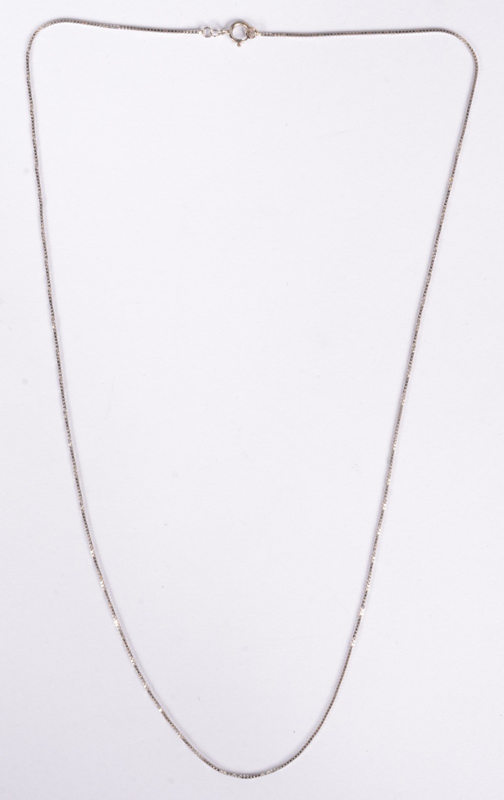 Colar de ouro branco, contraste 750 mls. (Por motivos de segurança a... - foto 2 de 5
