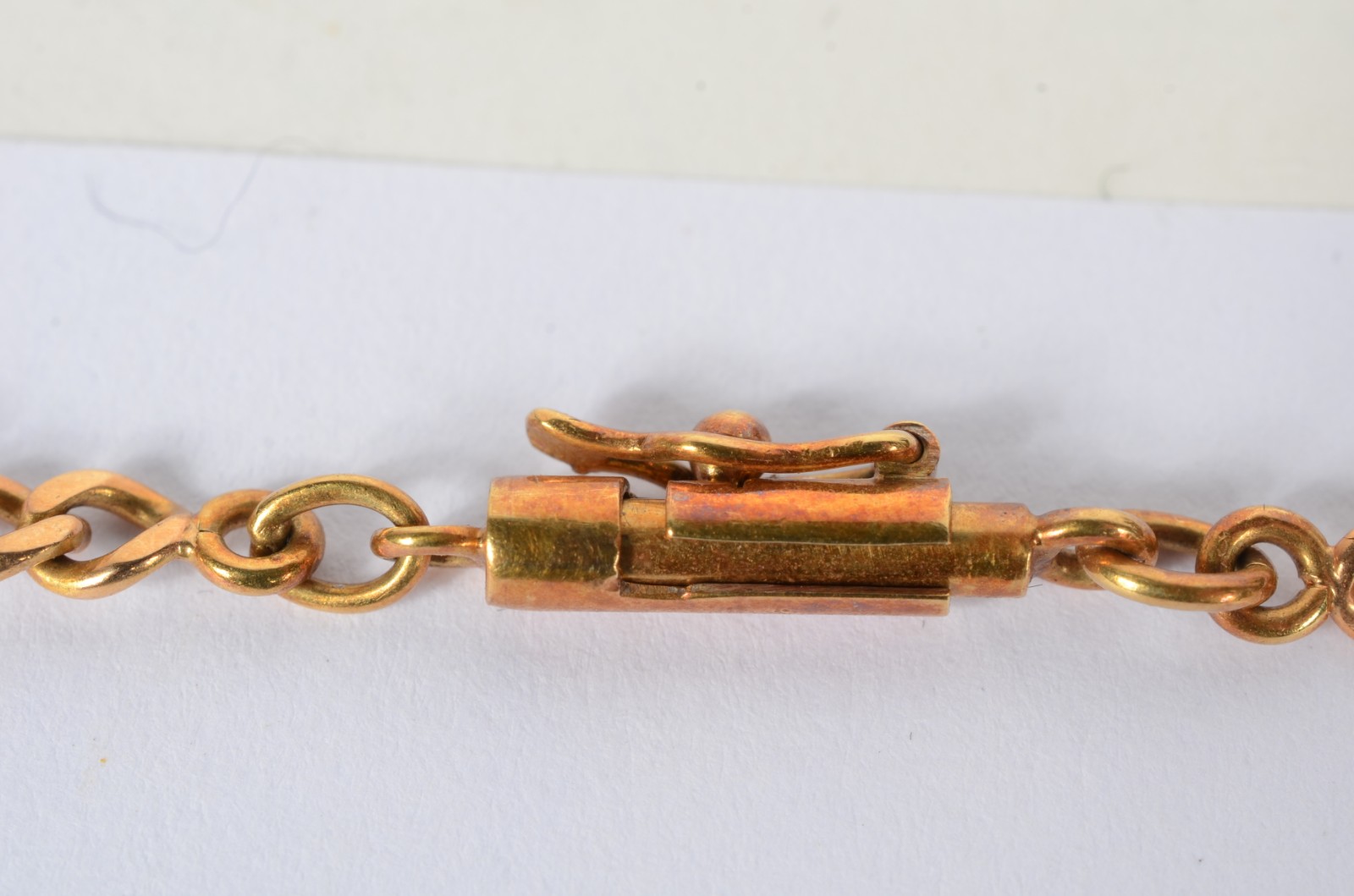 Colar de ouro 18 k., com detalhes em pedra ônix. (Por motivos de... - foto 3 de 8