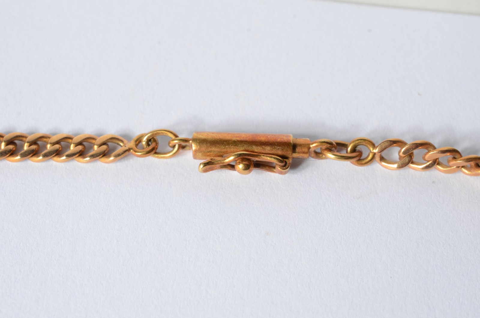Colar de ouro 18 k., com detalhes em pedra ônix. (Por motivos de... - foto 4 de 8