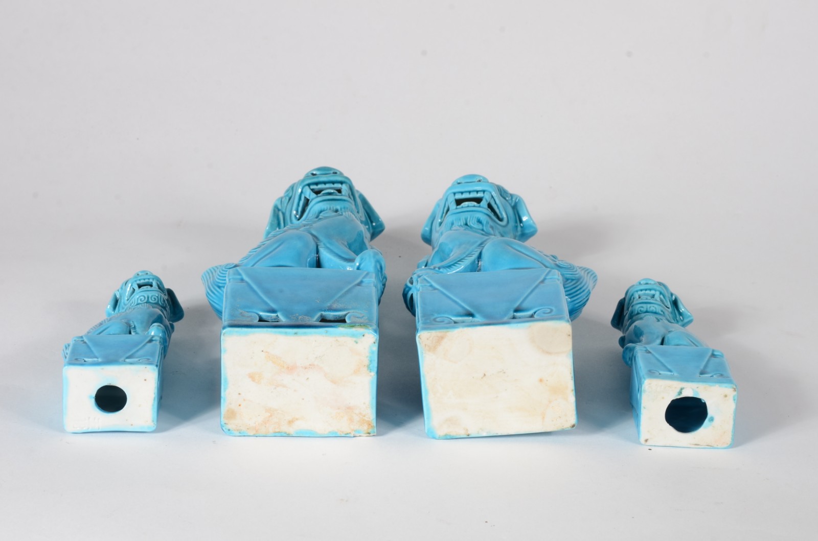 Quatro figuras de cerâmica azul turquesa representando cães de fó. - foto 5 de 5