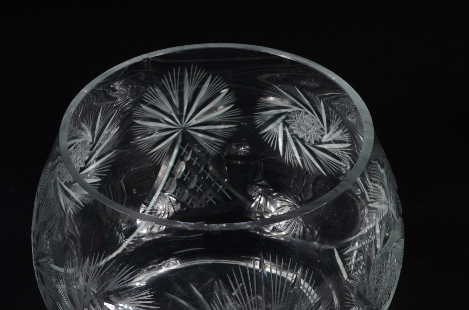 Poncheira de cristal tcheco lapidado com concha e 11 canecas. Canecas... - foto 10 de 10