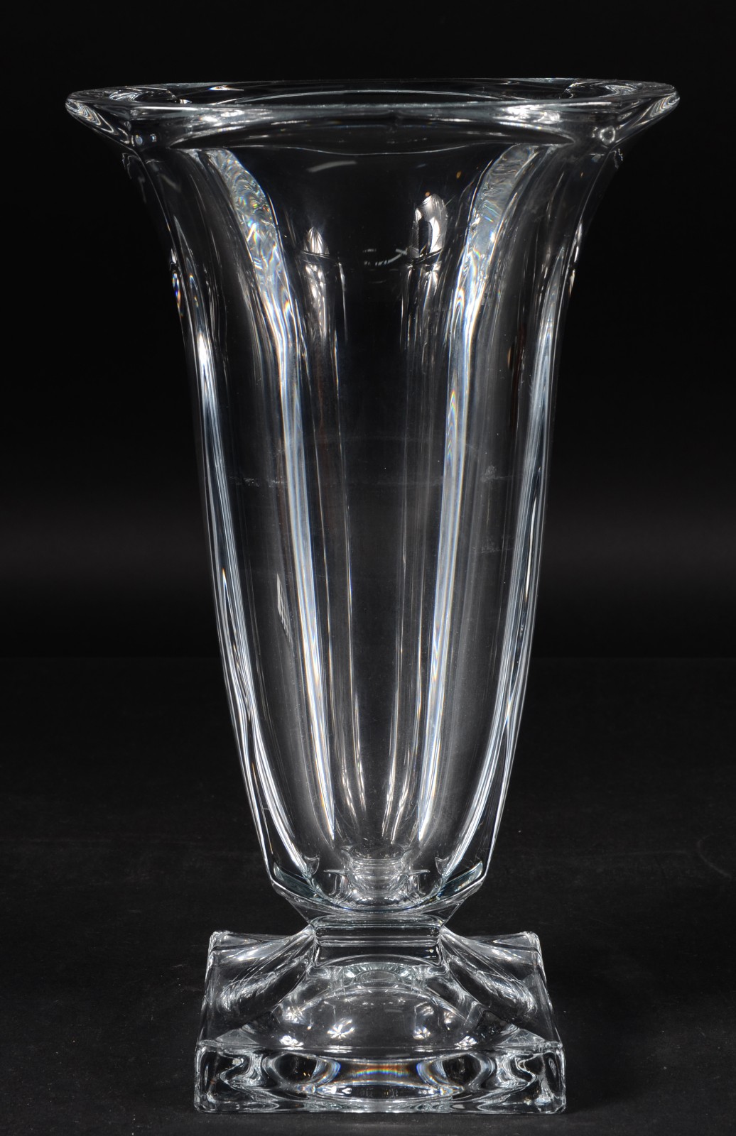 Vaso de cristal europeu facetado. - foto 1 de 4