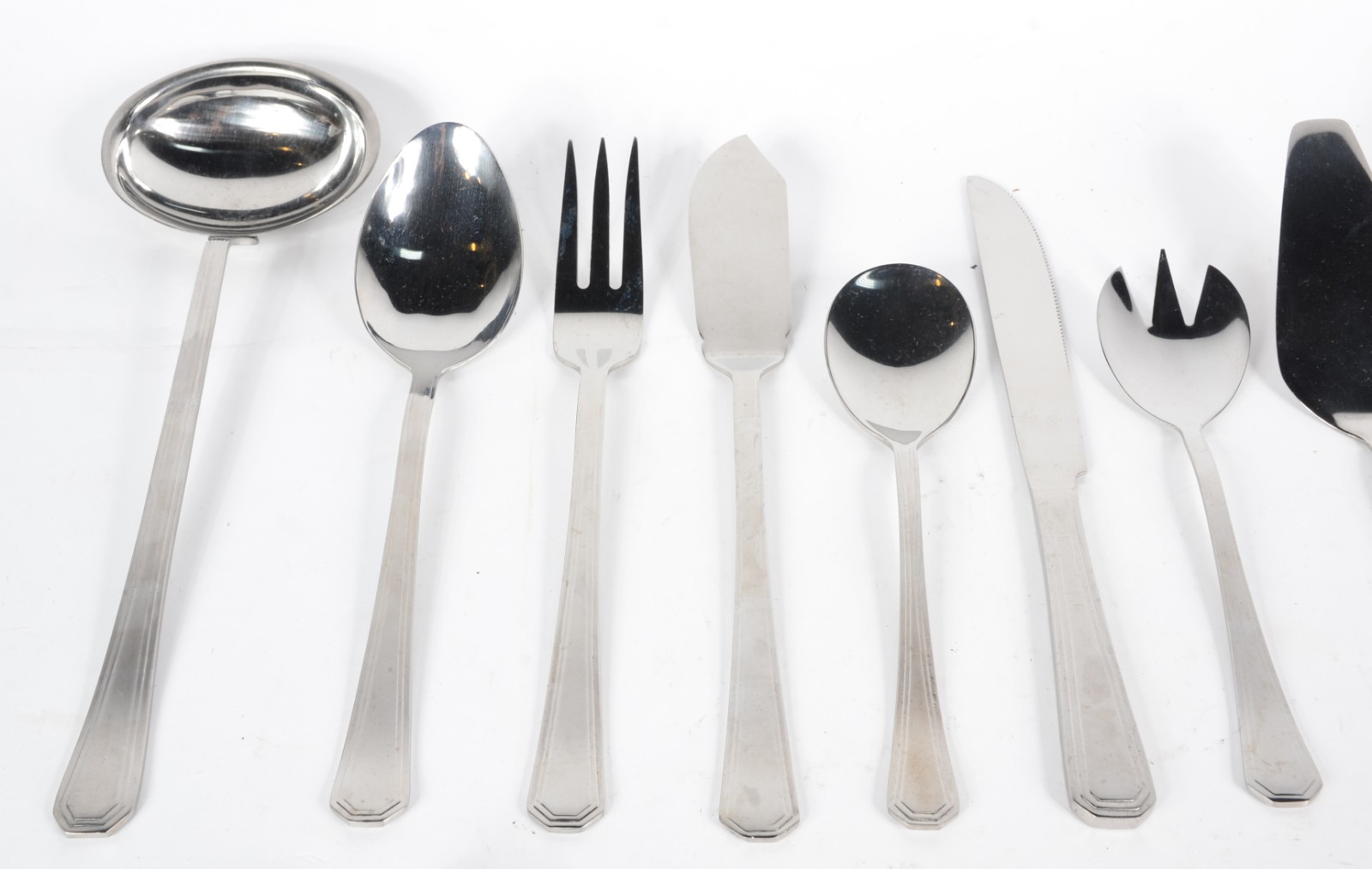 Faqueiro inox, composto de: 12 colheres, 12 garfos, 12 facas grandes... - foto 3 de 6