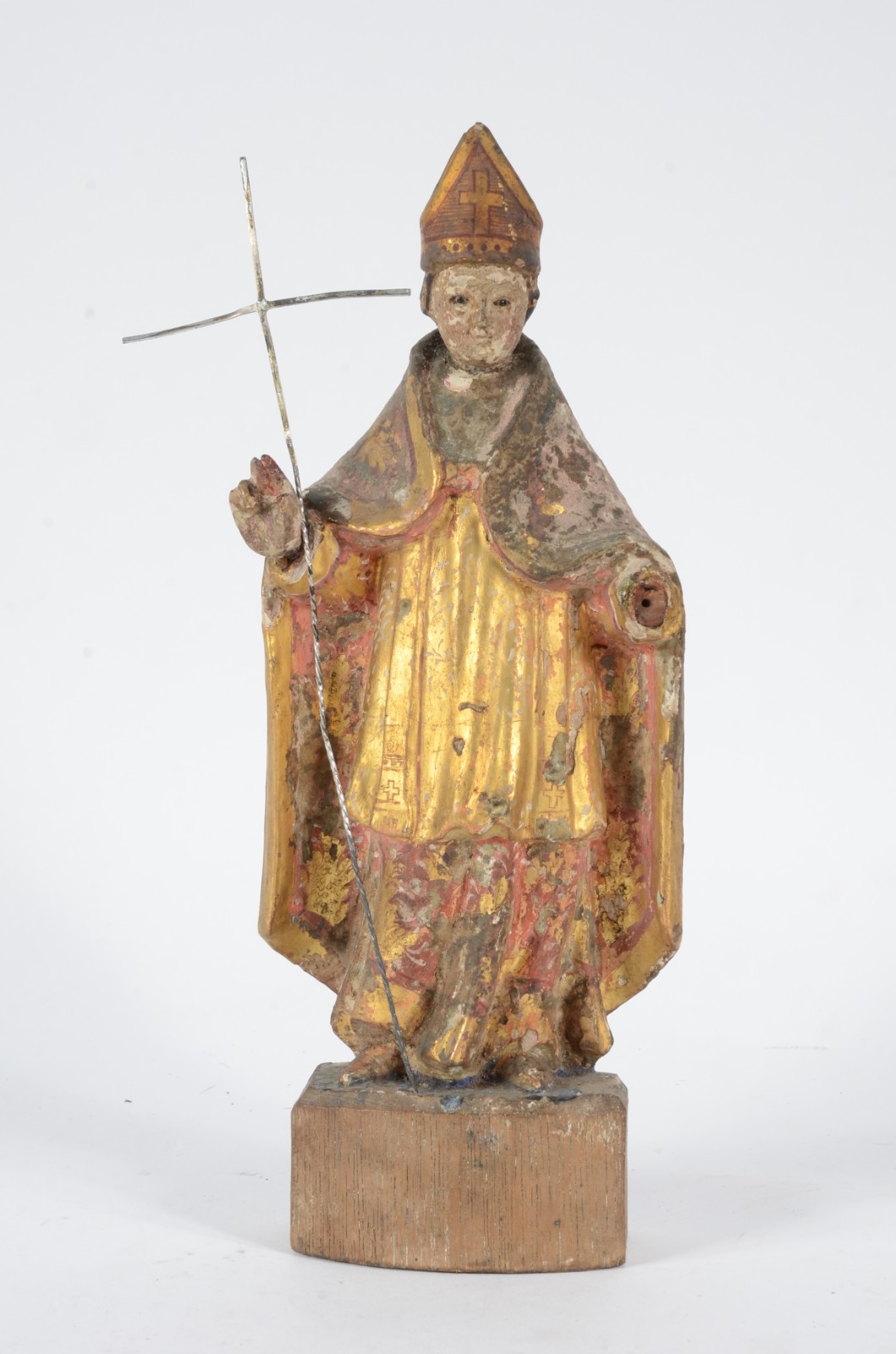 Santo Bispo - Antiga Imagem de madeira policromada e dourada com cruz... - foto 1 de 6