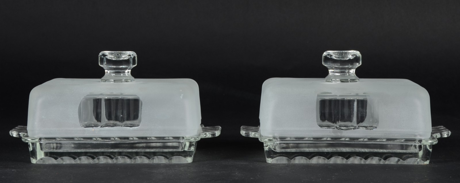 Par de manteigueiras de cristal. - foto 1 de 4