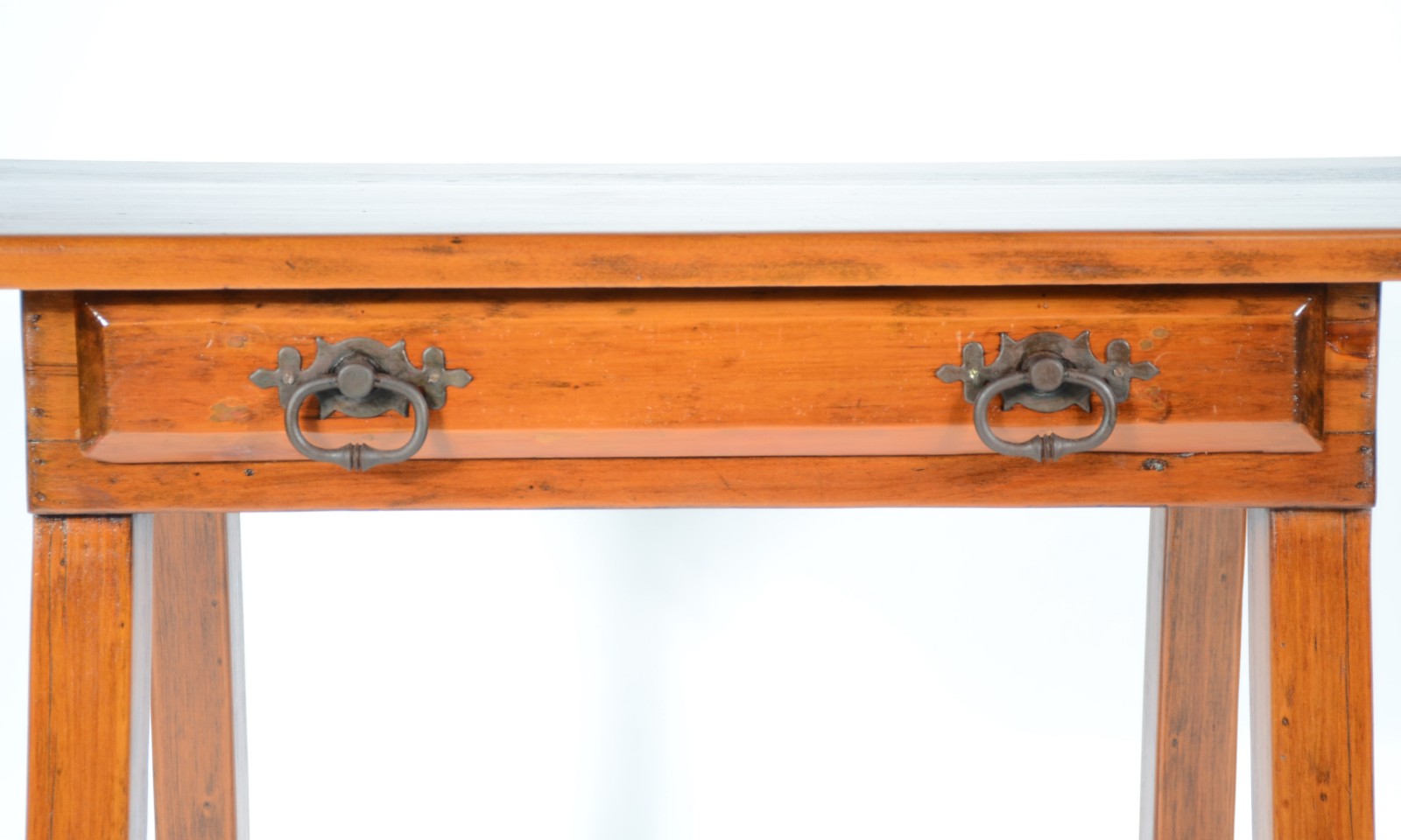 Mesa de madeira nobre com uma gaveta. Estilo colonial brasileiro. - foto 4 de 6