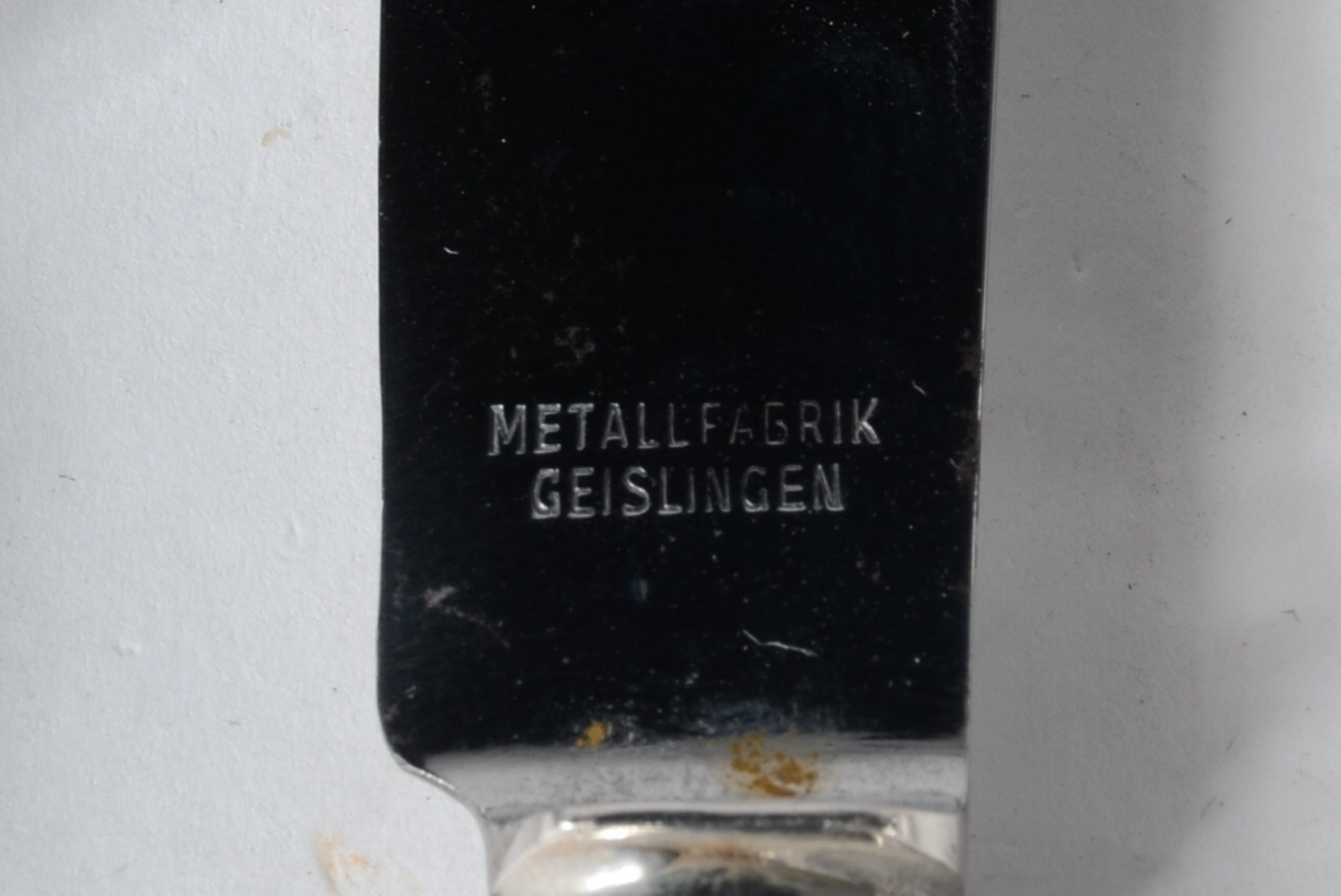 Parte de faqueiro de metal prateado, composto de:5 garfos, 12 facas... - foto 4 de 4