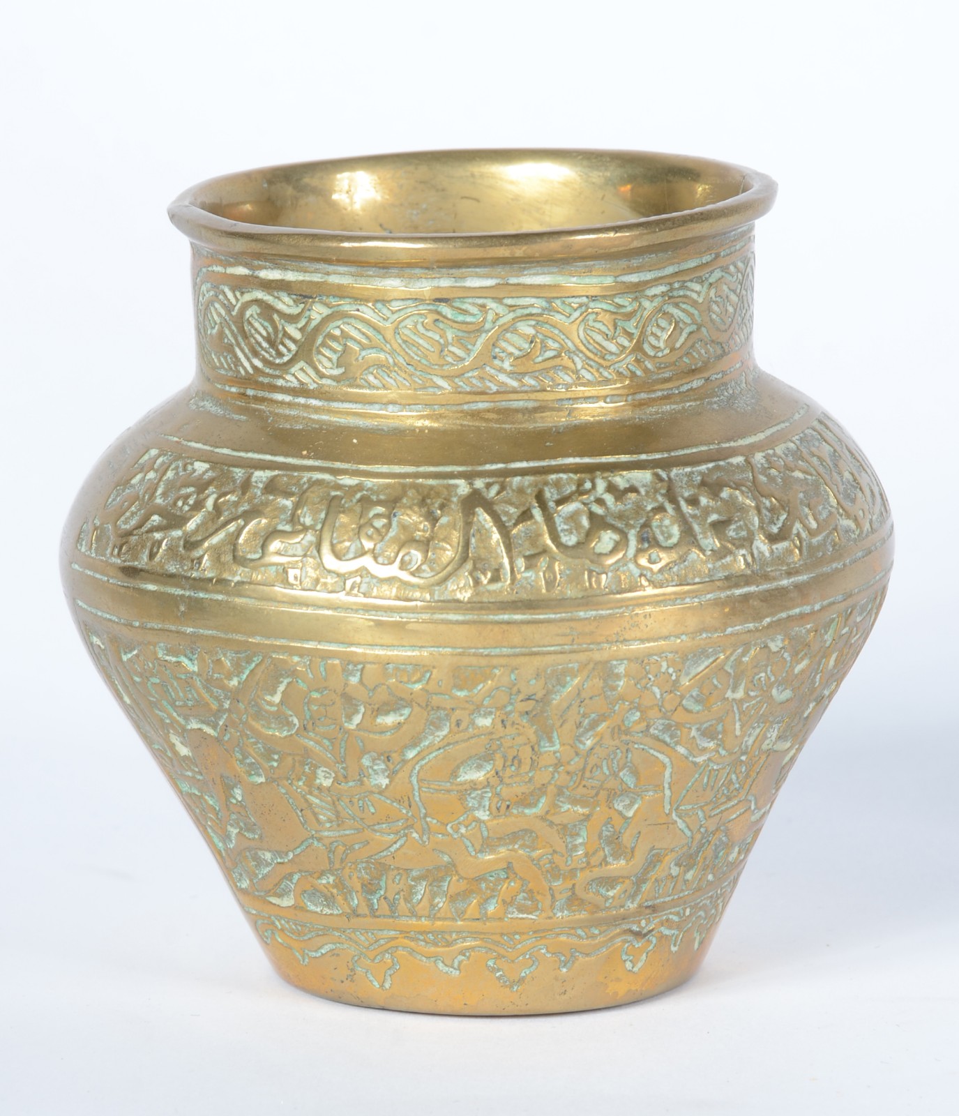 Diversas peças de bronze e latão, sendo: noz, cisne, vaso, placa na... - foto 9 de 10