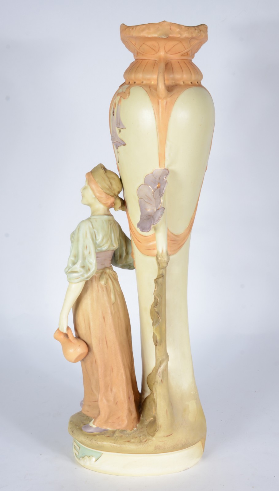 Vaso de porcelana europeia policromada Art Nouveau representando... - foto 4 de 9