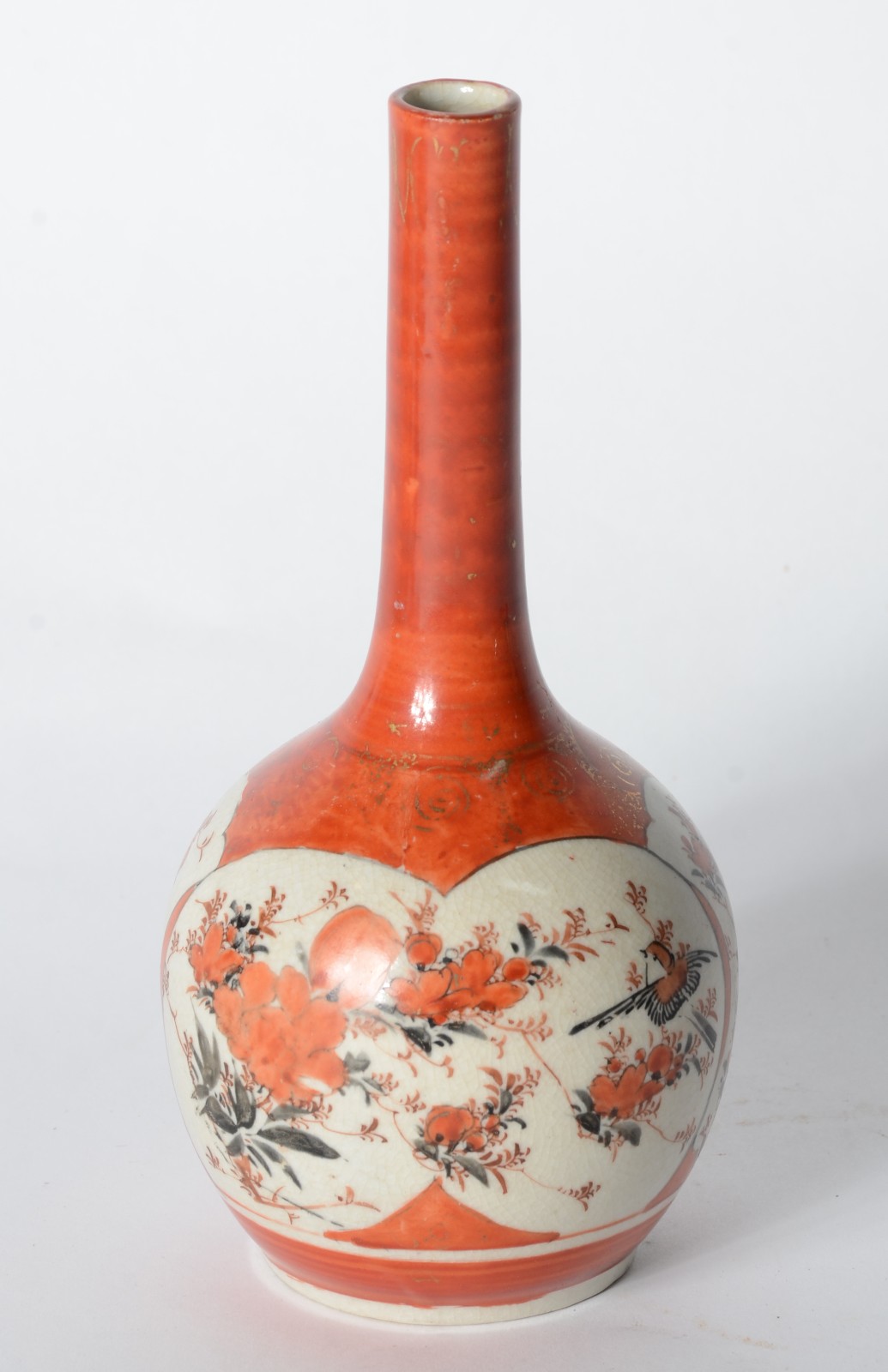 Vaso solifleur de porcelana oriental decorada com figuras e frutos em... - foto 2 de 4