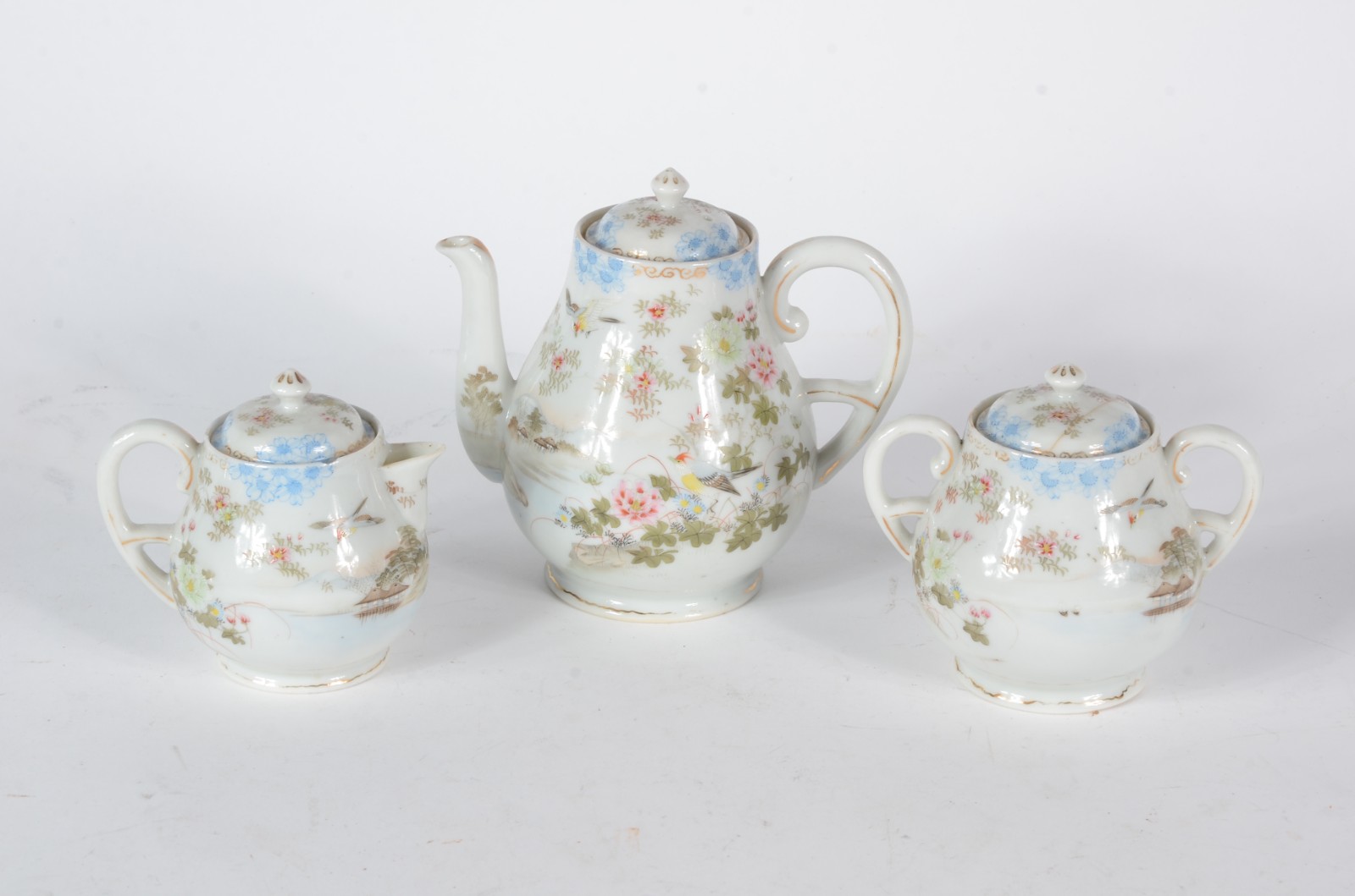 Tête a tête de porcelana japonesa, composto de: 2 xícaras pires... - foto 2 de 6