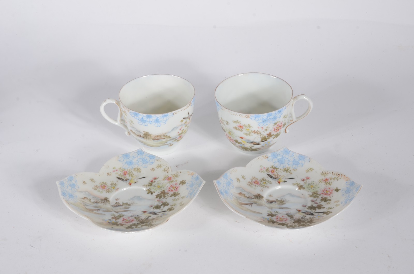 Tête a tête de porcelana japonesa, composto de: 2 xícaras pires... - foto 4 de 6