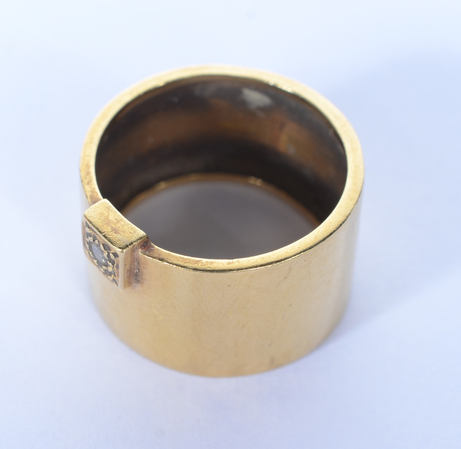 Anel de ouro 18 k., com pequeno brilhante. Aro 17. (Por motivos de... - foto 3 de 6