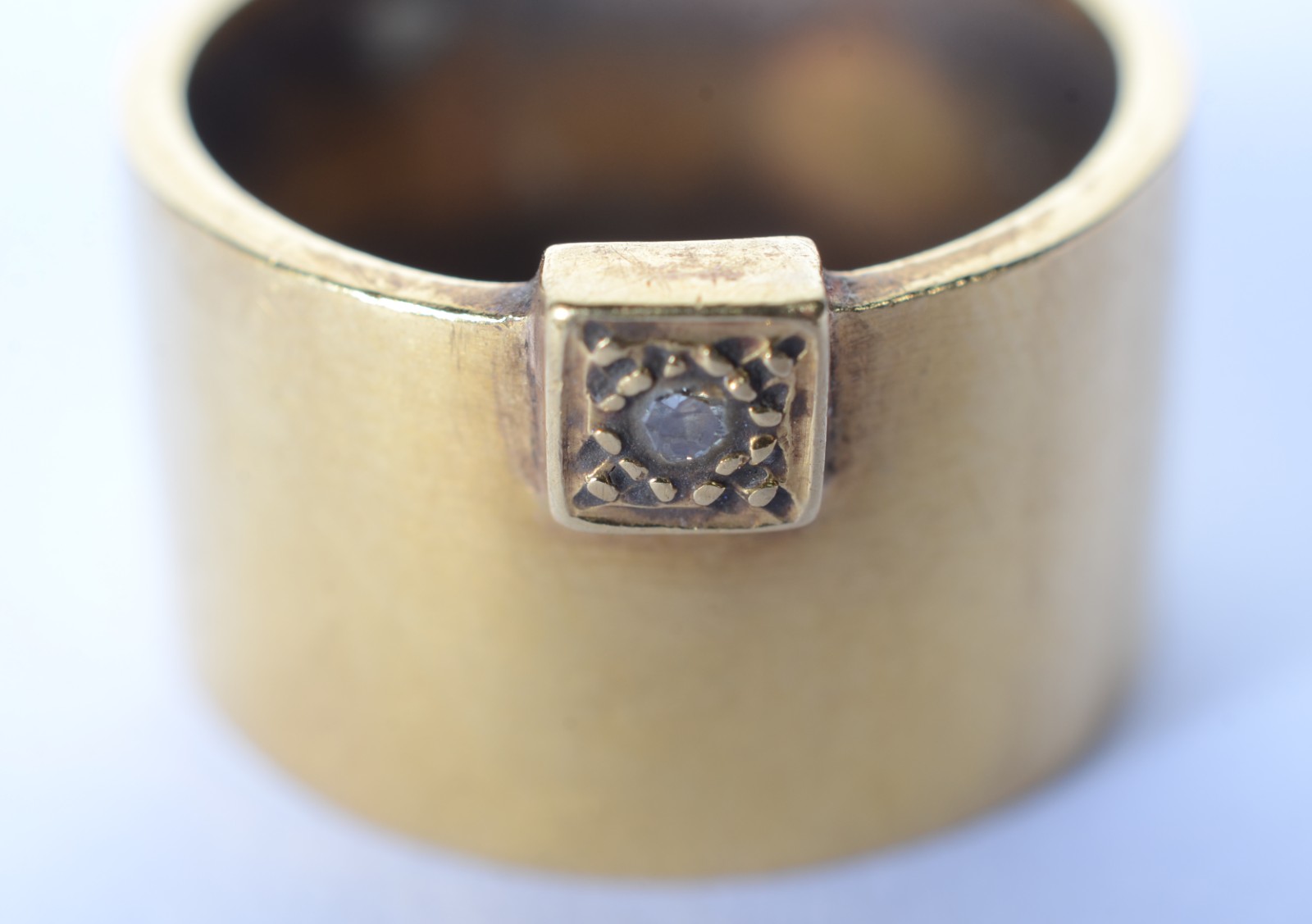 Anel de ouro 18 k., com pequeno brilhante. Aro 17. (Por motivos de... - foto 5 de 6