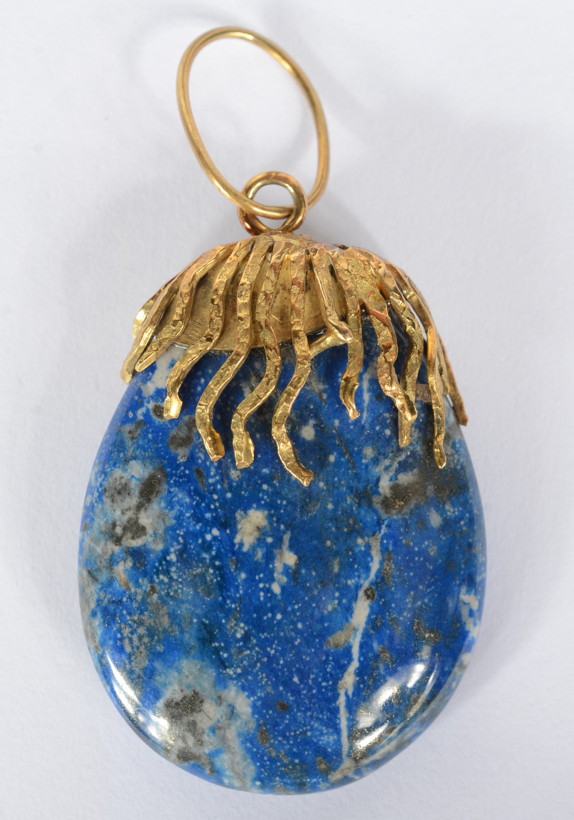 Pendente lapis lazuli com detalhes em ouro 18 k. (Por motivos de... - foto 1 de 2