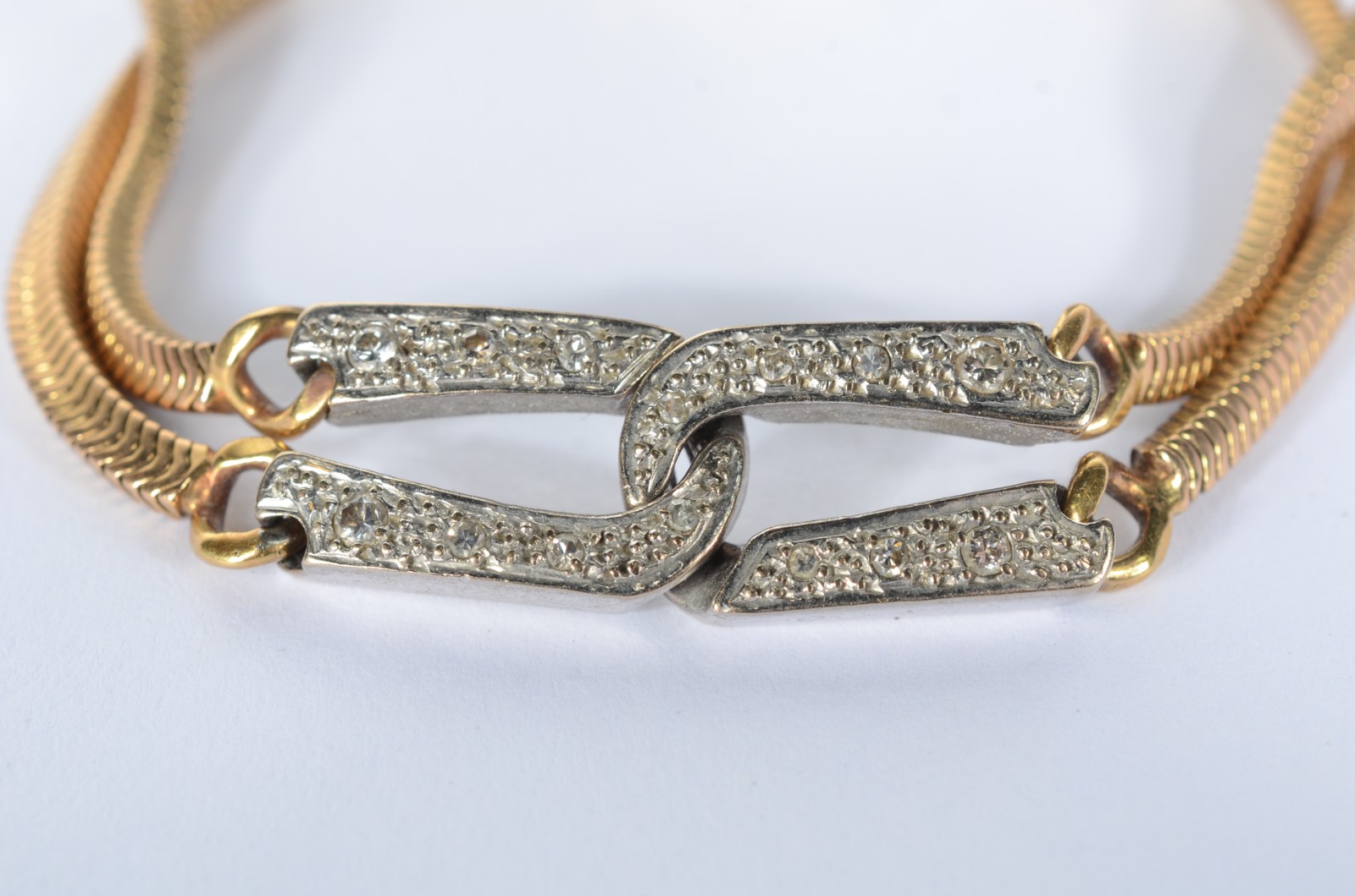 Pulseira de ouro 18 k., com brilhantes. (Por motivos de segurança a... - foto 1 de 6
