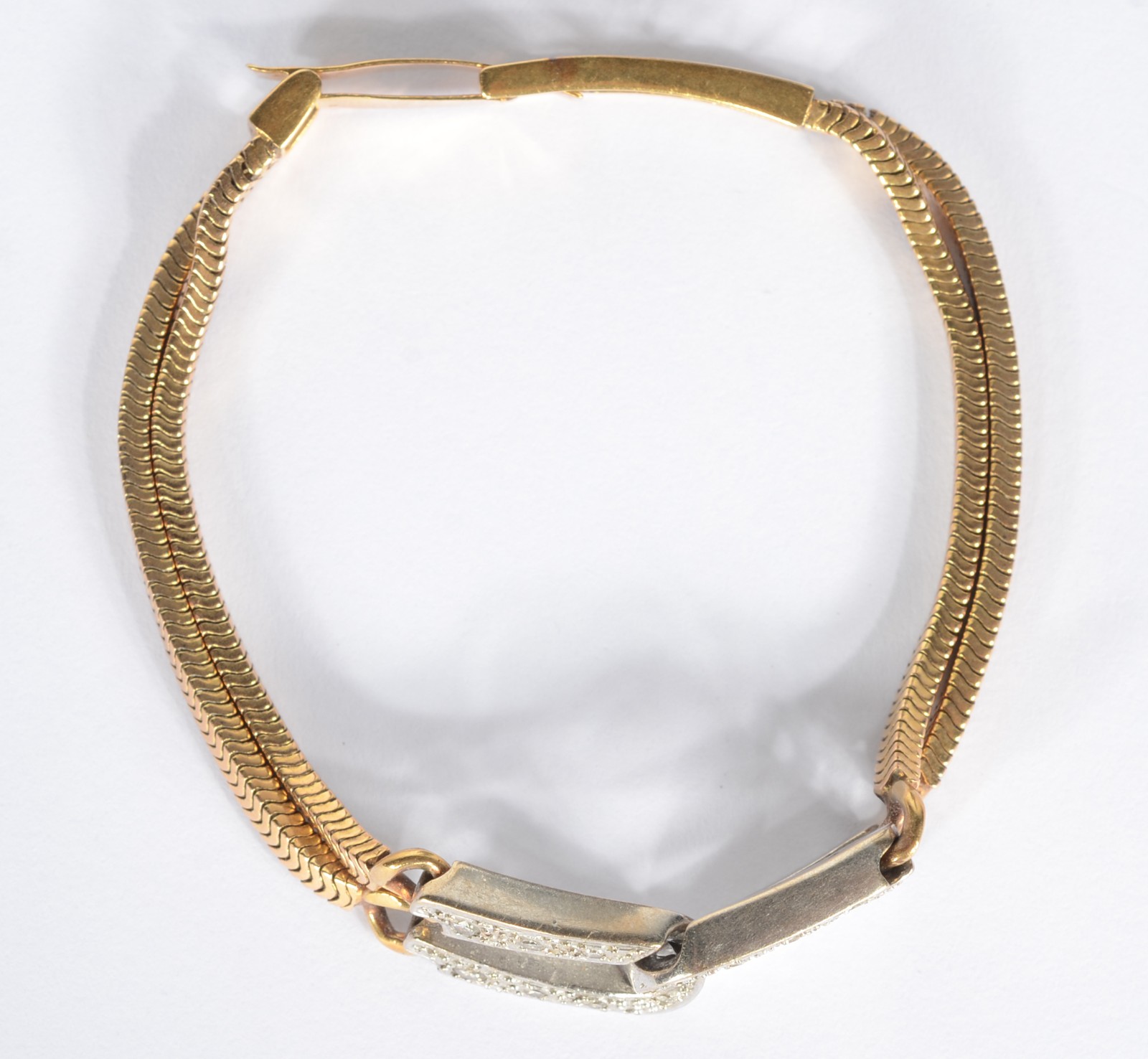 Pulseira de ouro 18 k., com brilhantes. (Por motivos de segurança a... - foto 4 de 6
