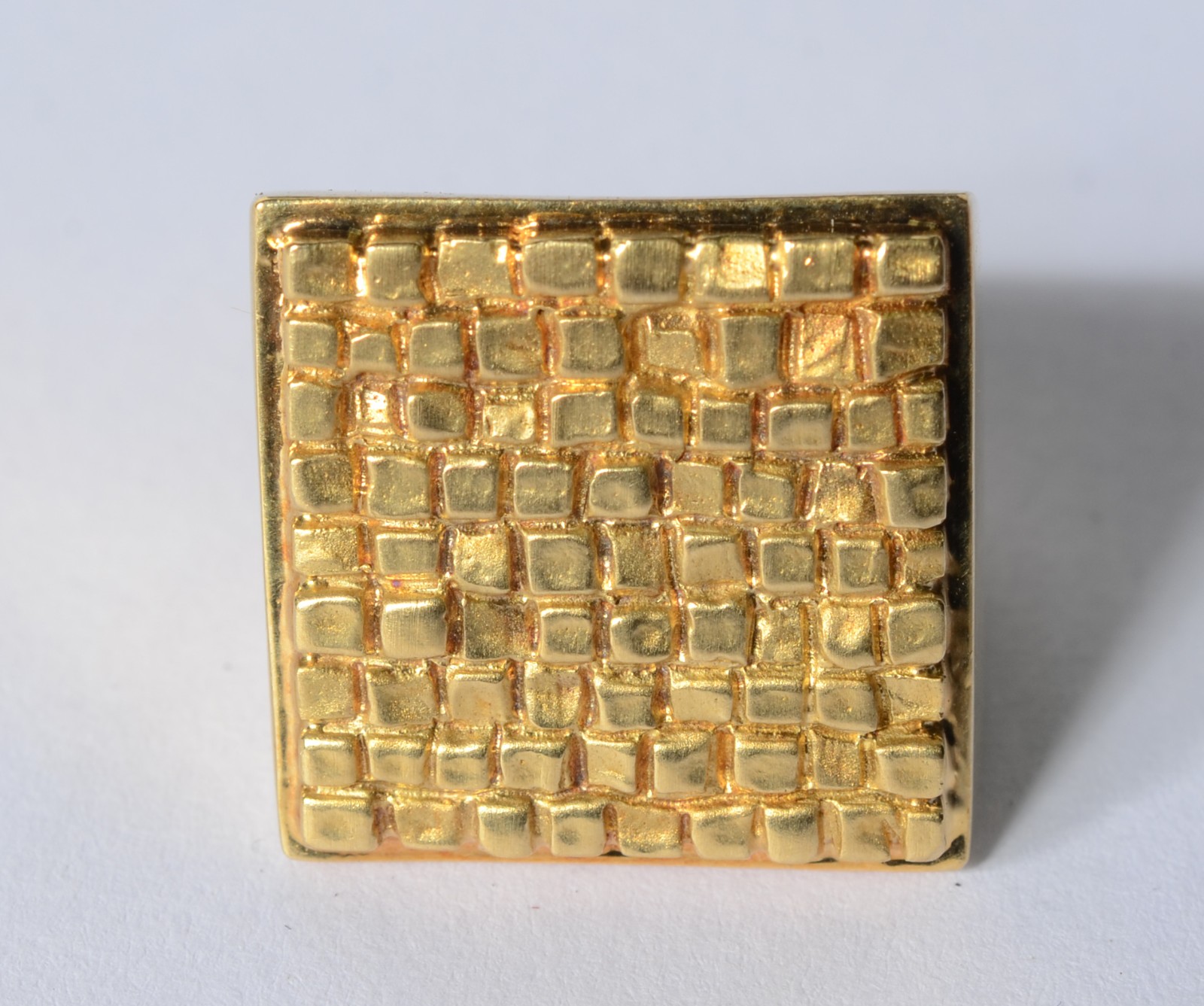 Anel de ouro 18 k., com detalhes geométricos. Aro 16. (Por motivos de... - foto 2 de 6