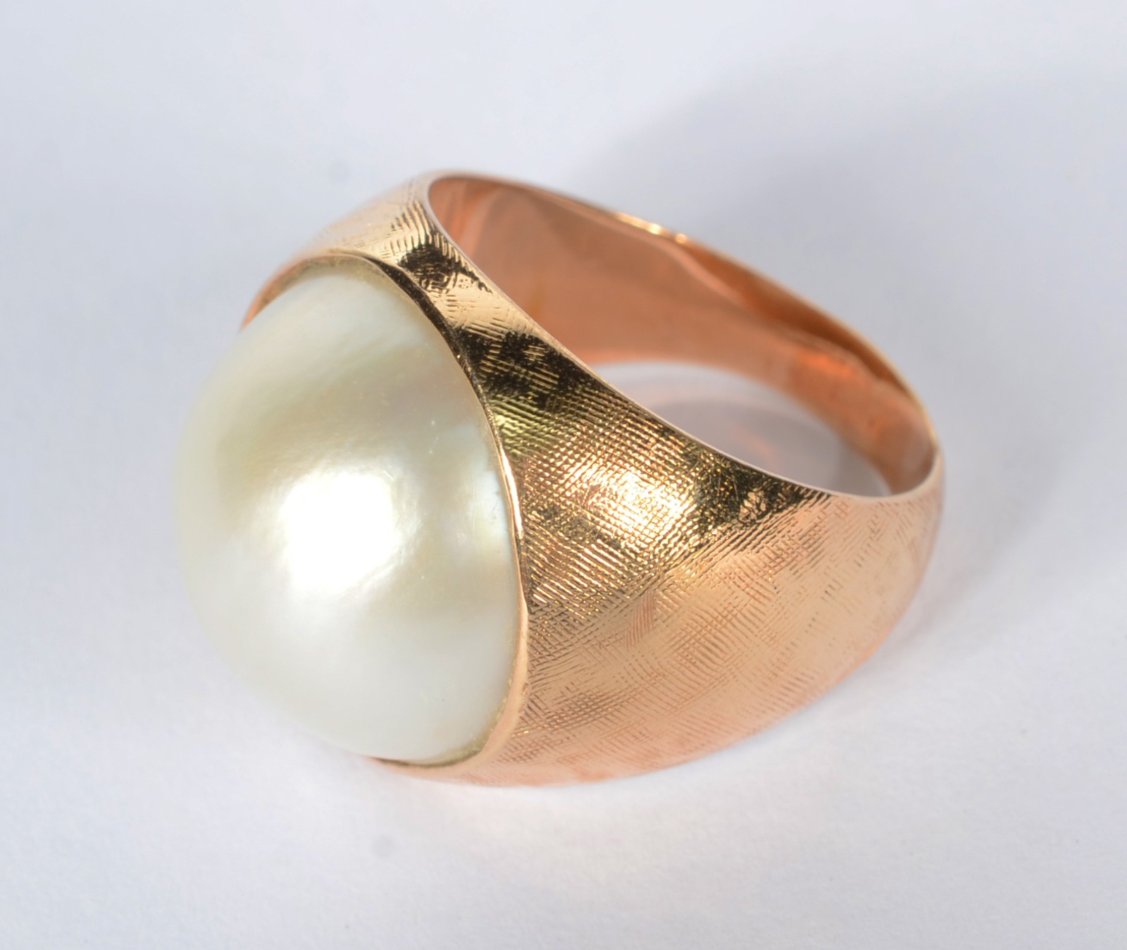 Conjunto de anel e par de brincos de ouro 18 k., com perolas. Aro 17... - foto 3 de 8