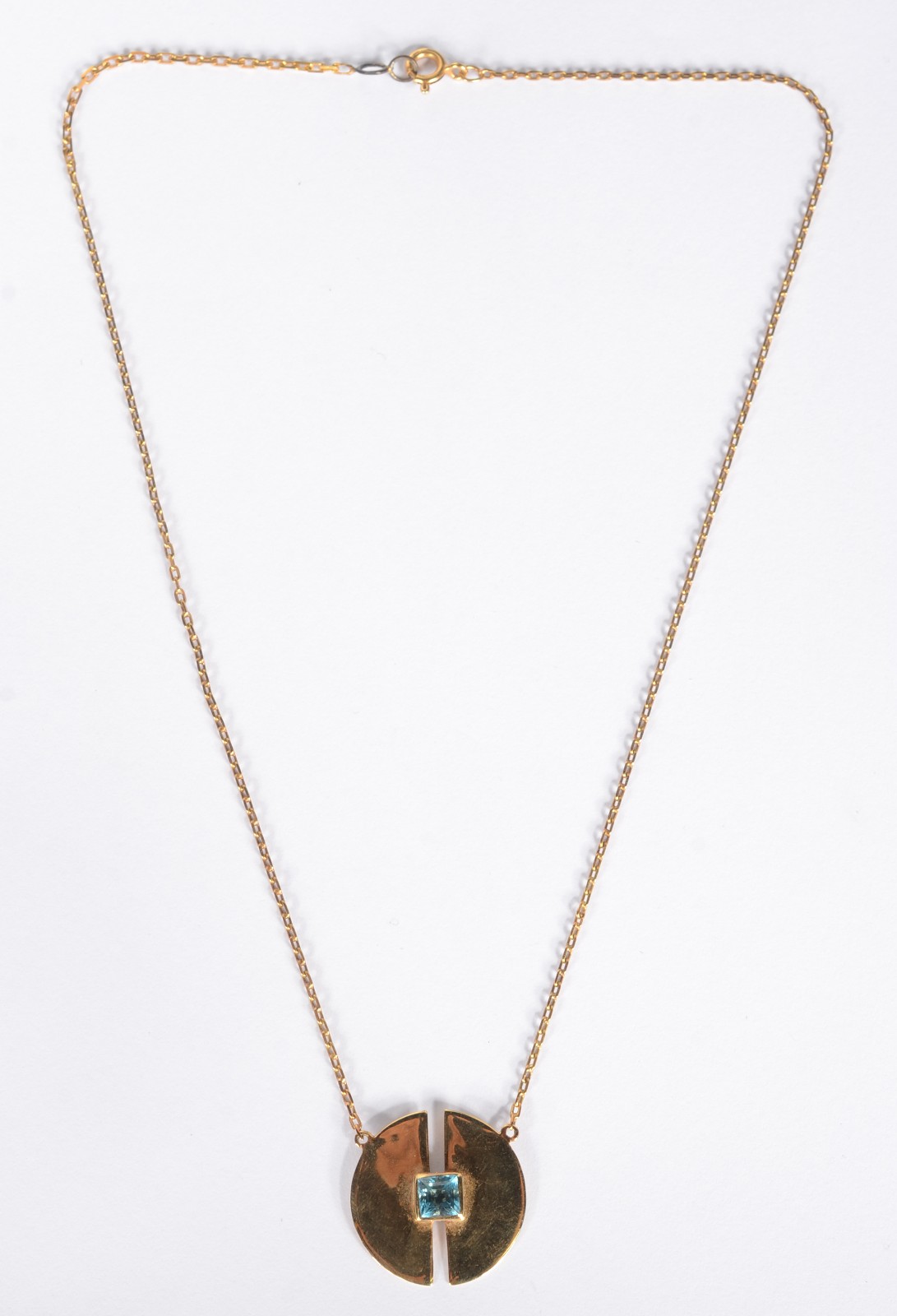 Colar de ouro 18 k., pendente de pedra azul central e quatro... - foto 2 de 7