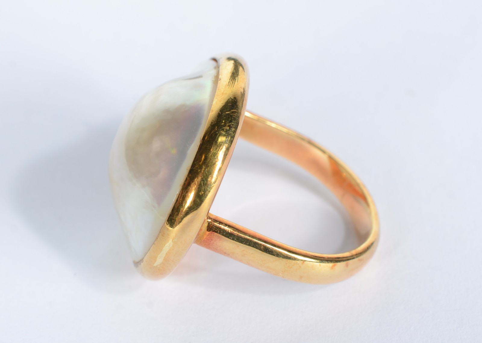 Anel de ouro 18 k., com perola barroca. Aro 16. (Por motivos de... - foto 3 de 6