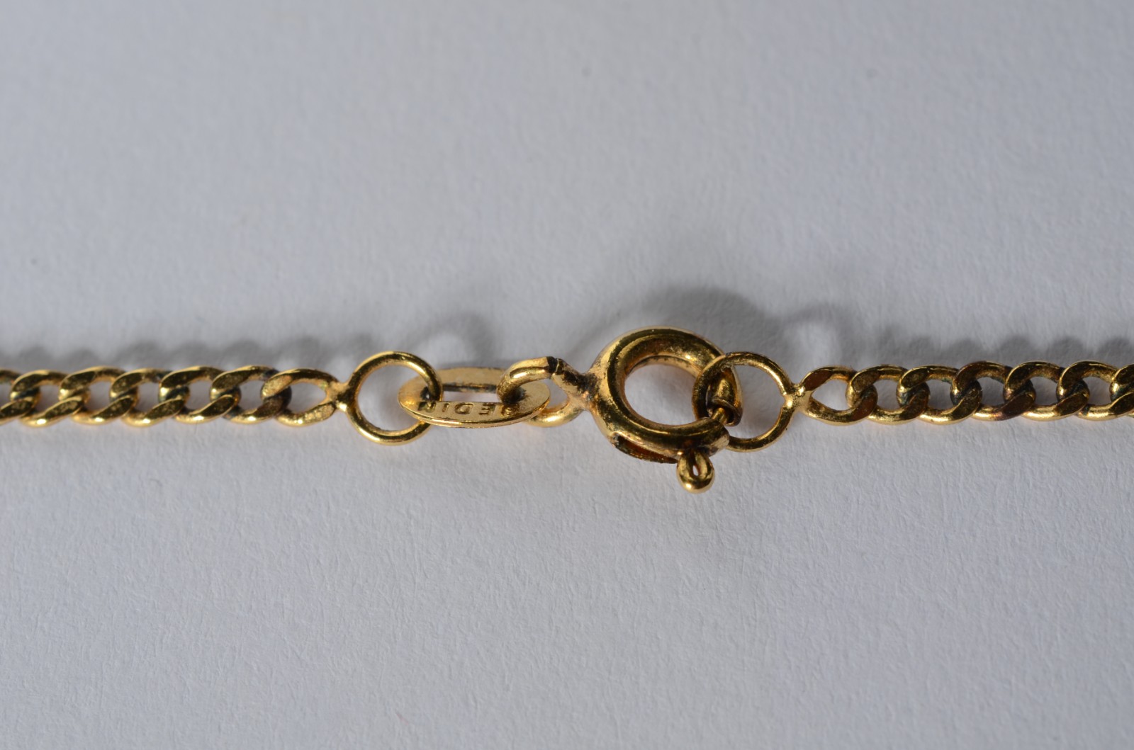Colar de ouro 18 k., contraste 750 mls com pendente na forma de... - foto 4 de 6