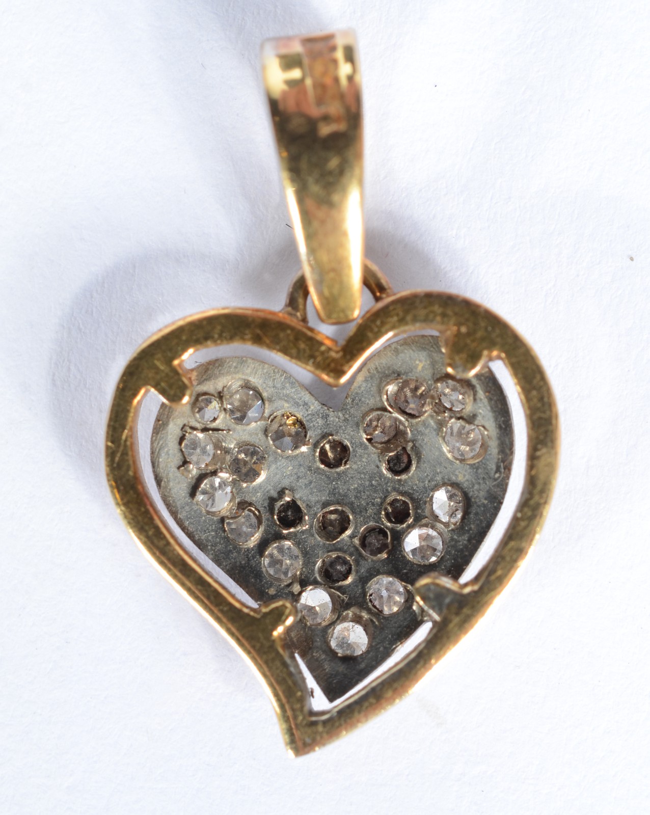 Pendente de ouro 18 k., na forma de coração com brilhantes. (Por... - foto 3 de 6