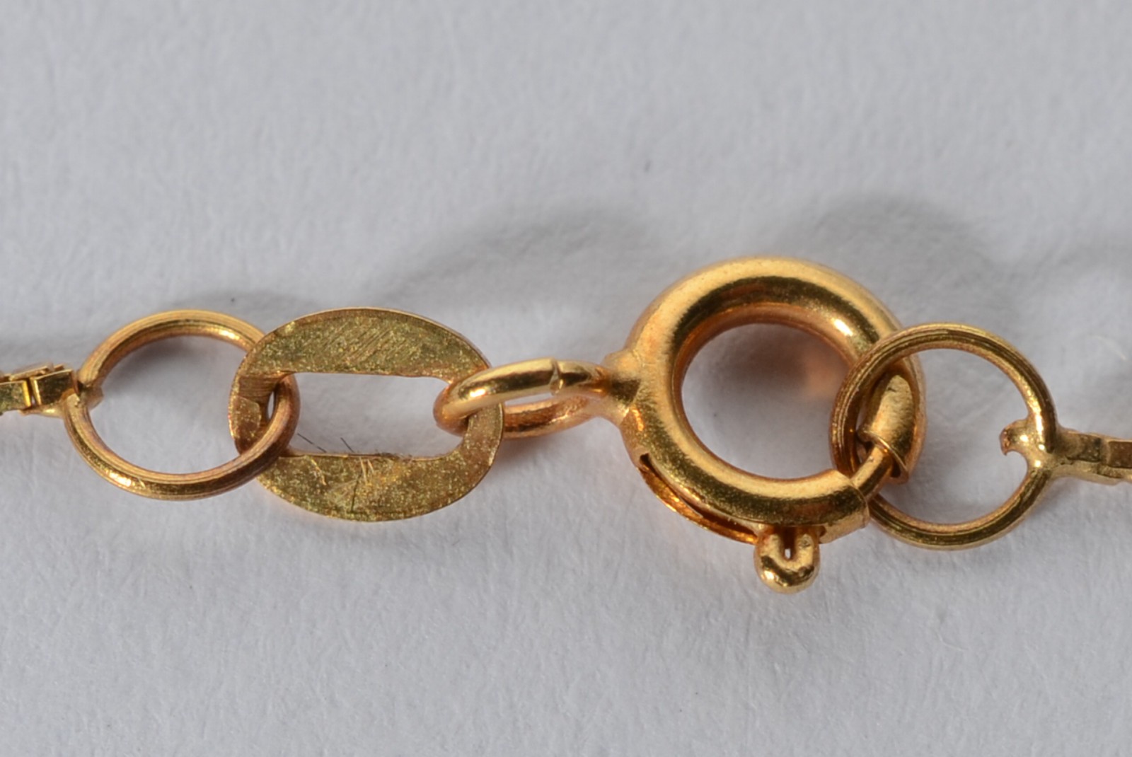 Colar de ouro 18 k., com pendente perola. (Por motivos de segurança a... - foto 4 de 6
