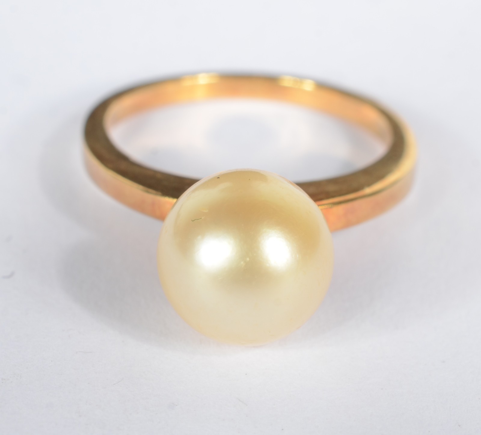 Anel de ouro 18 k., com perola. Aro 14. (Por motivos de segurança a... - foto 1 de 6