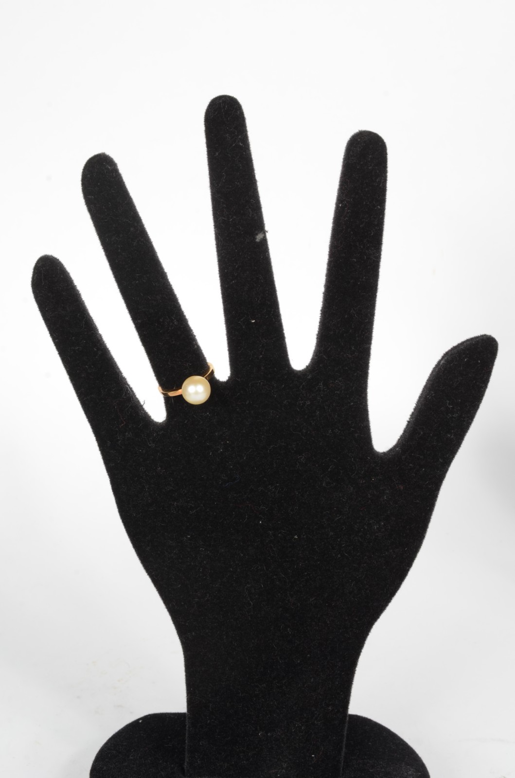 Anel de ouro 18 k., com perola. Aro 14. (Por motivos de segurança a... - foto 5 de 6