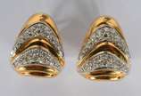 Par de brincos de pressão de ouro 18 k., com br... - Par de brincos de pressão de ouro 18 k., com brilhantes. (Por motivos de segurança a peça não se encontra na loja).