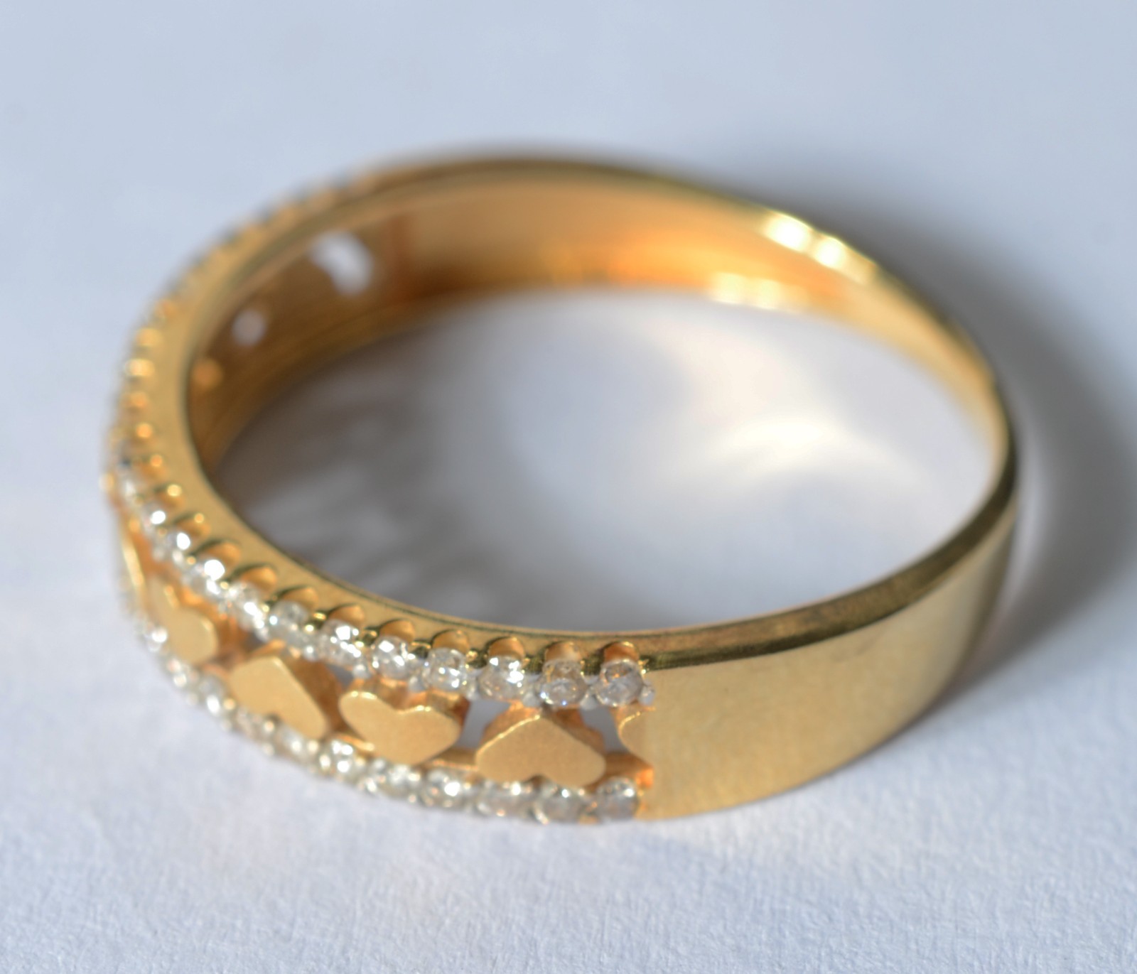 Anel de ouro 18 k., com corações e brilhantes. Aro 17. (Por motivos... - foto 2 de 5