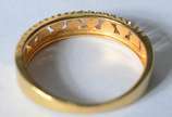 Anel de ouro 18 k., com corações e brilhantes. ... - Anel de ouro 18 k., com corações e brilhantes. Aro 17.  (Por motivos de segurança a peça não se encontra na loja).