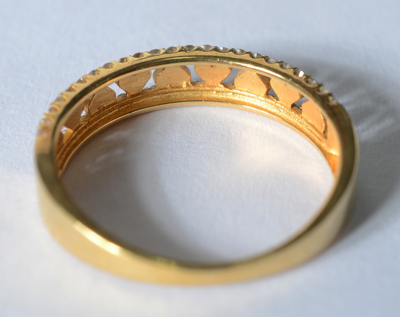 Anel de ouro 18 k., com corações e brilhantes. Aro 17. (Por motivos... - foto 3 de 5
