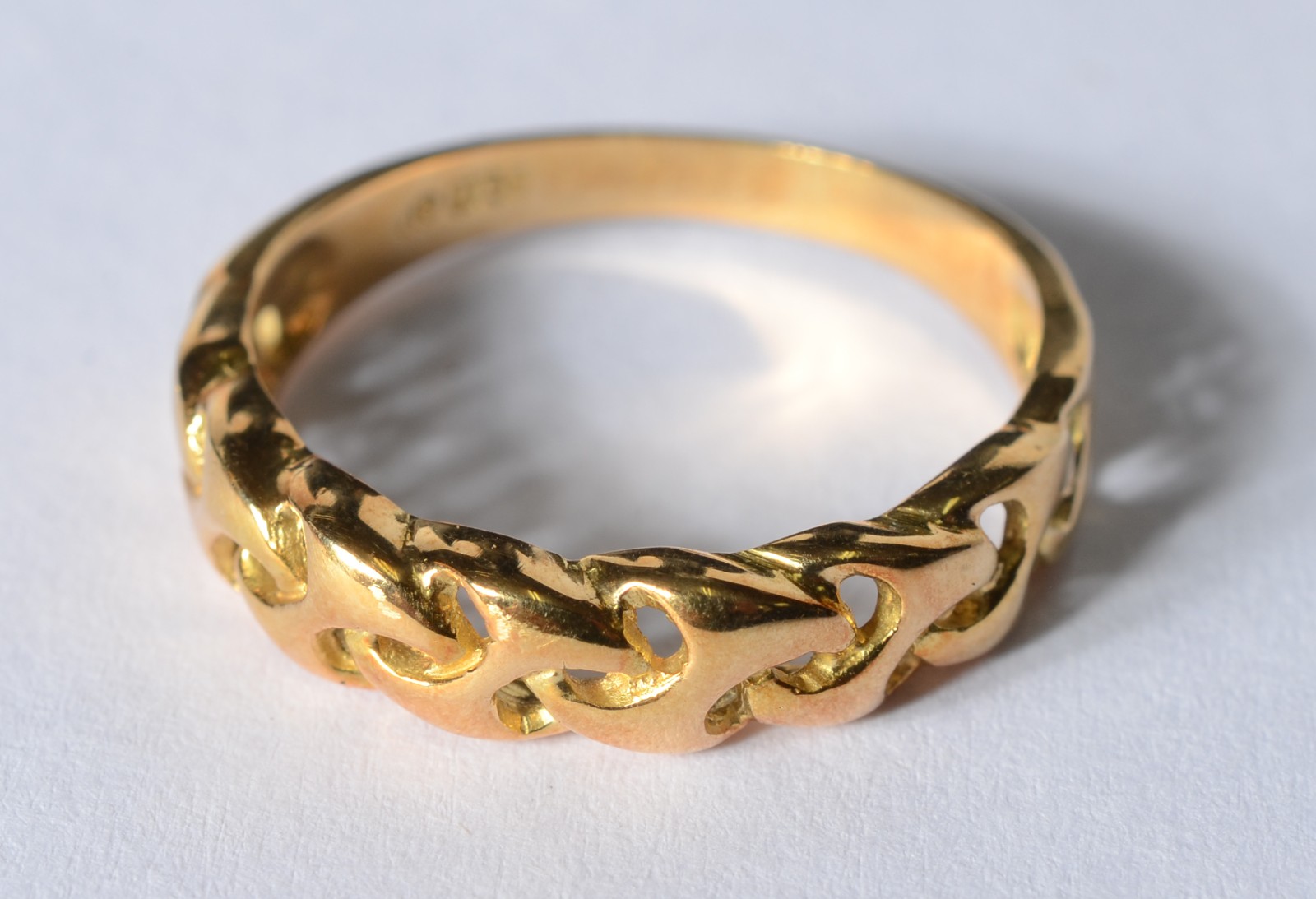 Anel de ouro 18k., contraste 750 mls. Aro 20. (Por motivos de... - foto 1 de 6