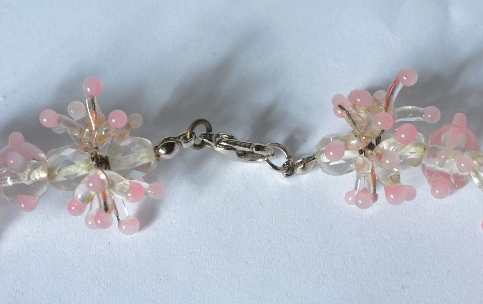 Conjunto de colar e par de brincos de murano rosa. - foto 3 de 6